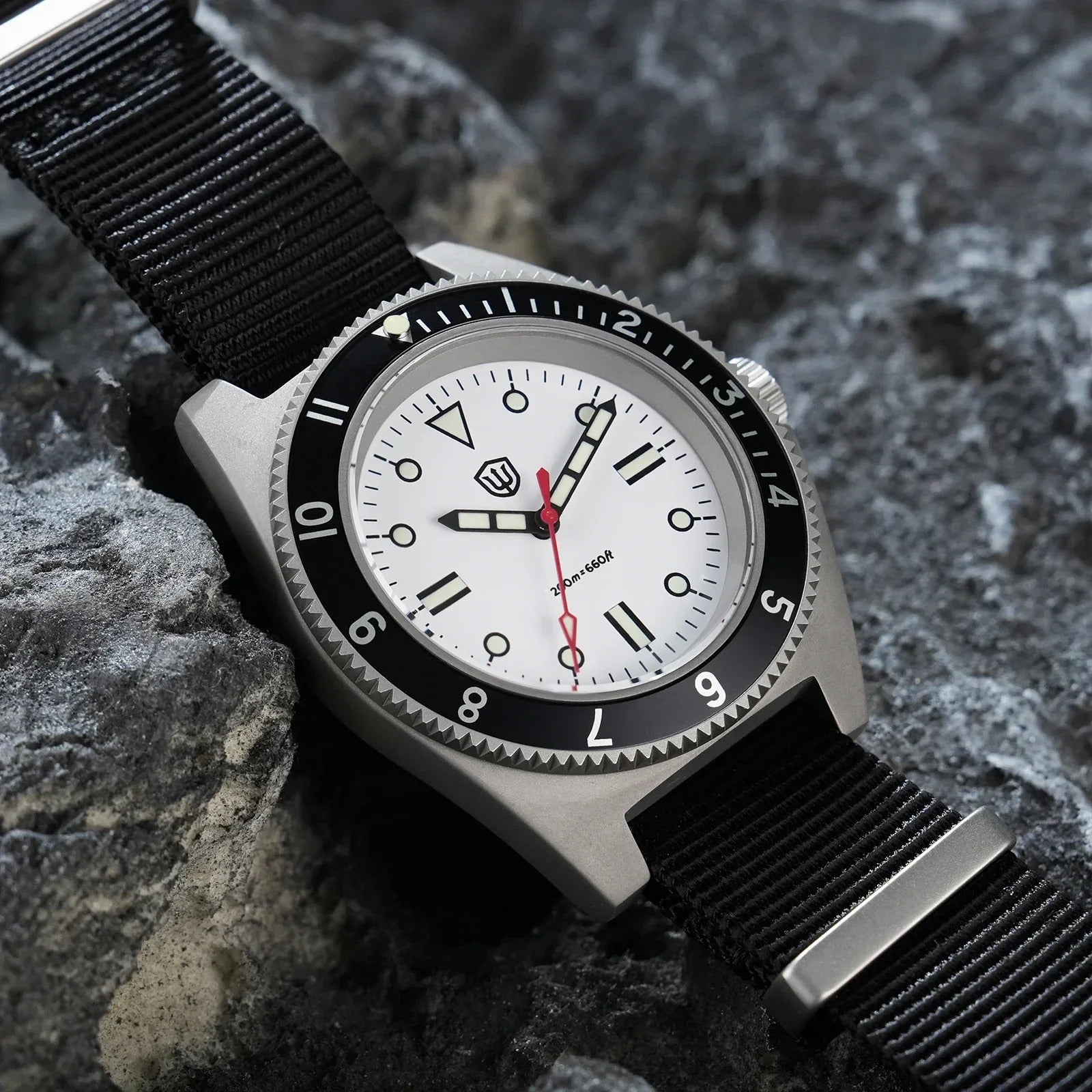 Altavaro_Apex_V2_Black